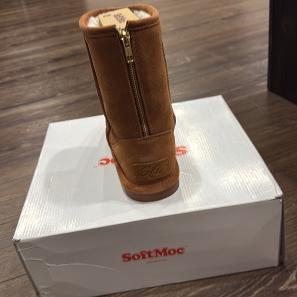 Soft Moc Boots - Picture 2 of 2